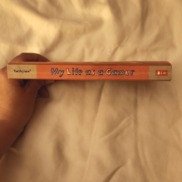 SCHOLASTIC BOOK "MY LIFE AS A GAMER" - Picture 6 of 7